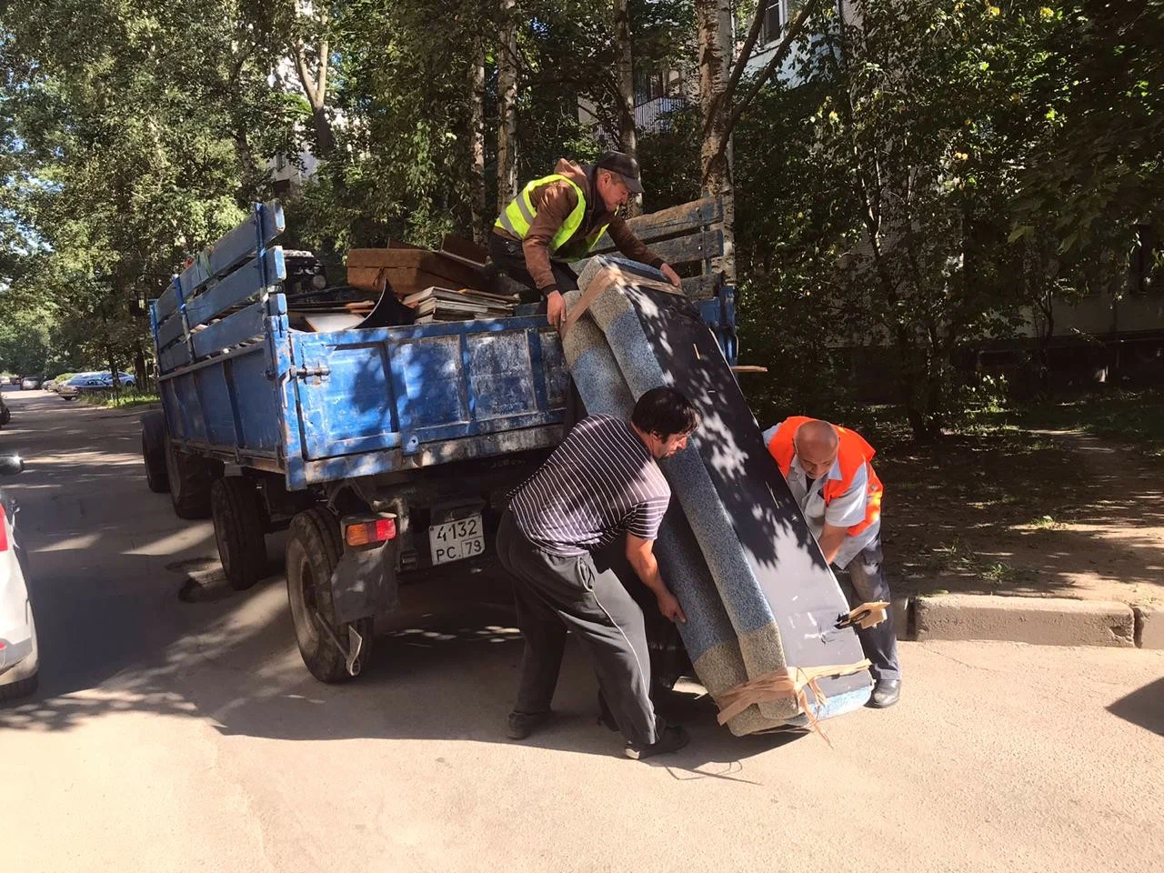 Профессиональный вывоз крупногабаритного мусора в Юбилейном в октябре