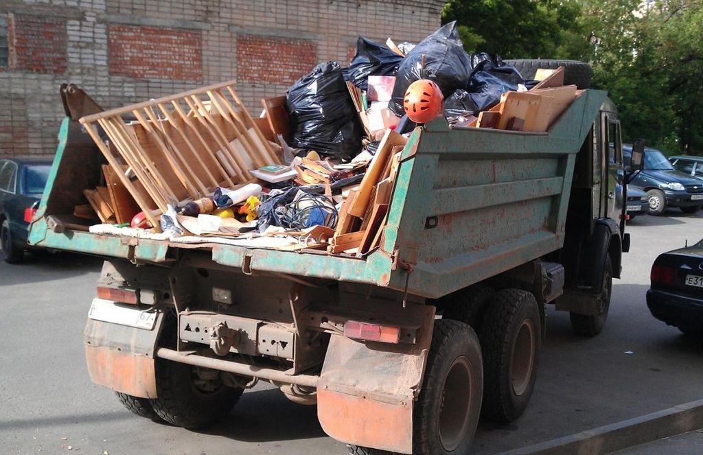 Вывоз мусора из магазина в Юбилейном от ПроМусор: услуги, цена от 1803 руб., утилизация отходов