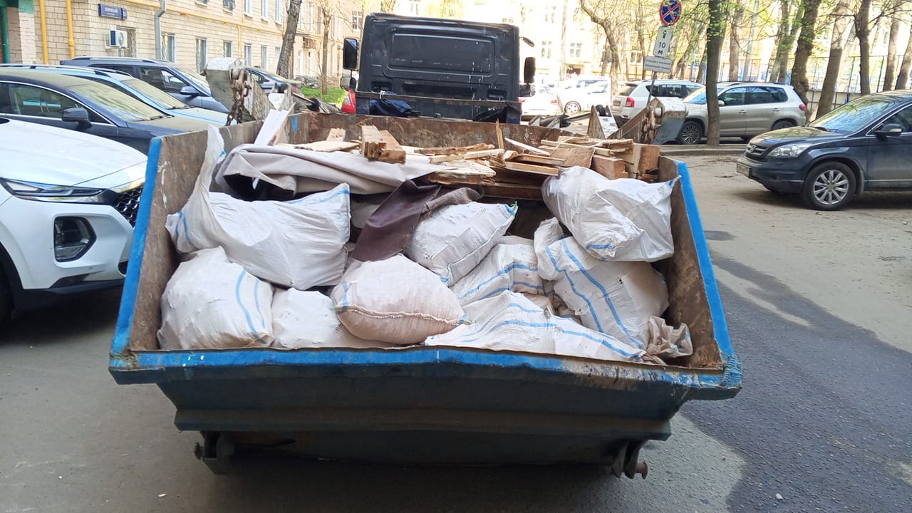 Вывоз мусора из магазина в Юбилейном в октябре