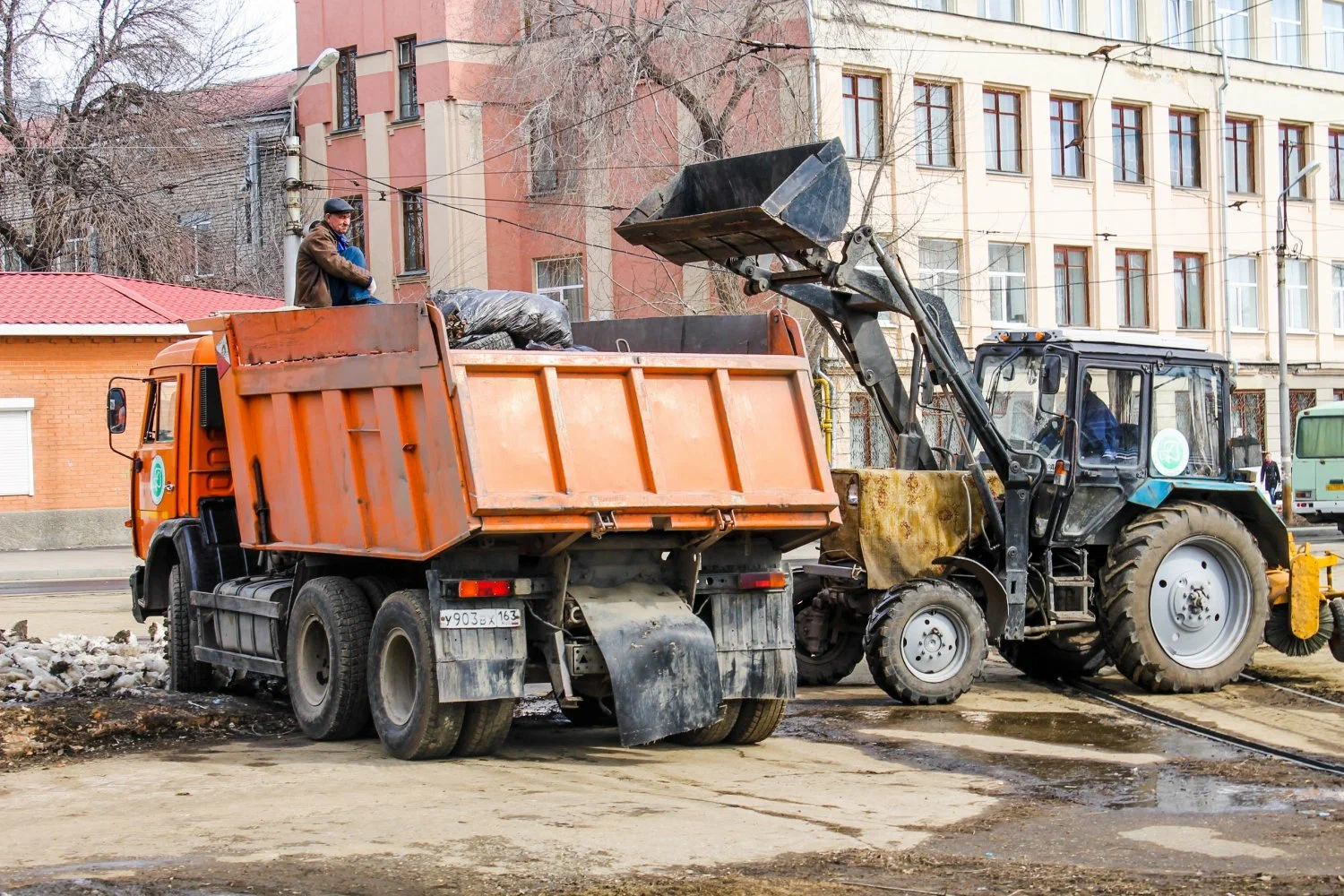 Вывоз мусора Камазом в Юбилейном – аренда и заказ Камаза 10 тонн от 2421 руб. в ПроМусор