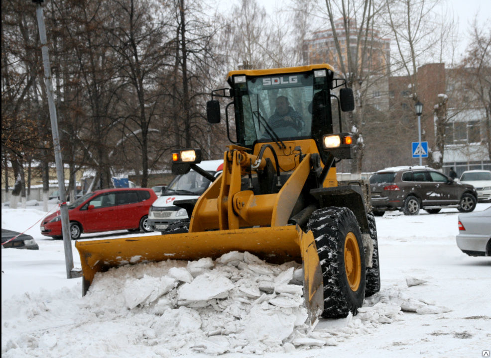 Аренда трактора для уборки снега в Юбилейном от ПроМусор – цена от 1030 руб., быстро и недорого