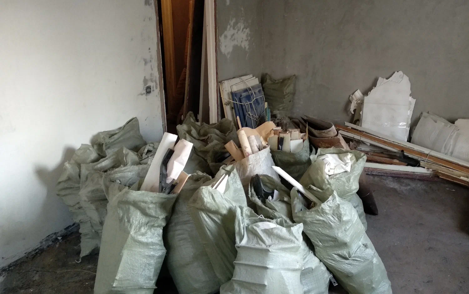 Уборка строительного мусора с вывозом и утилизацией в Юбилейном в октябре