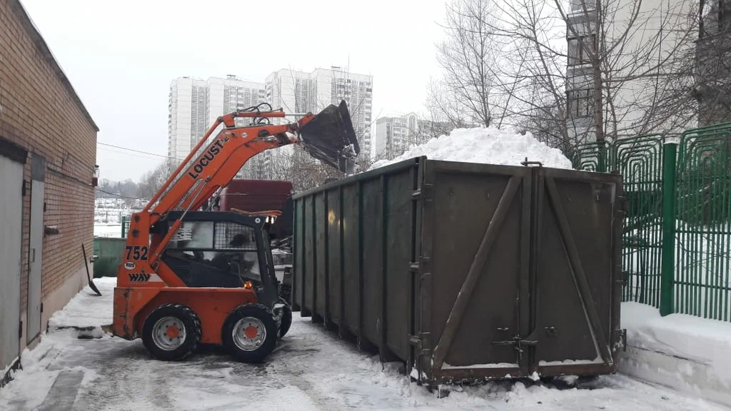 Вывоз снега контейнерами в Юбилейном — цена от 3297 руб., заказать контейнер для снега в ПроМусор