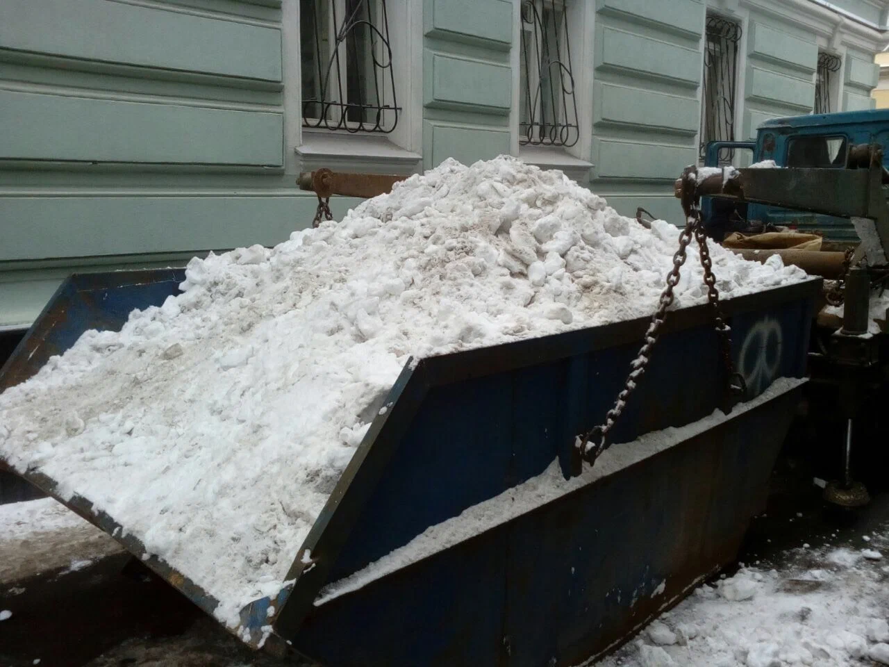 Вывоз снега контейнерами в Юбилейном в октябре