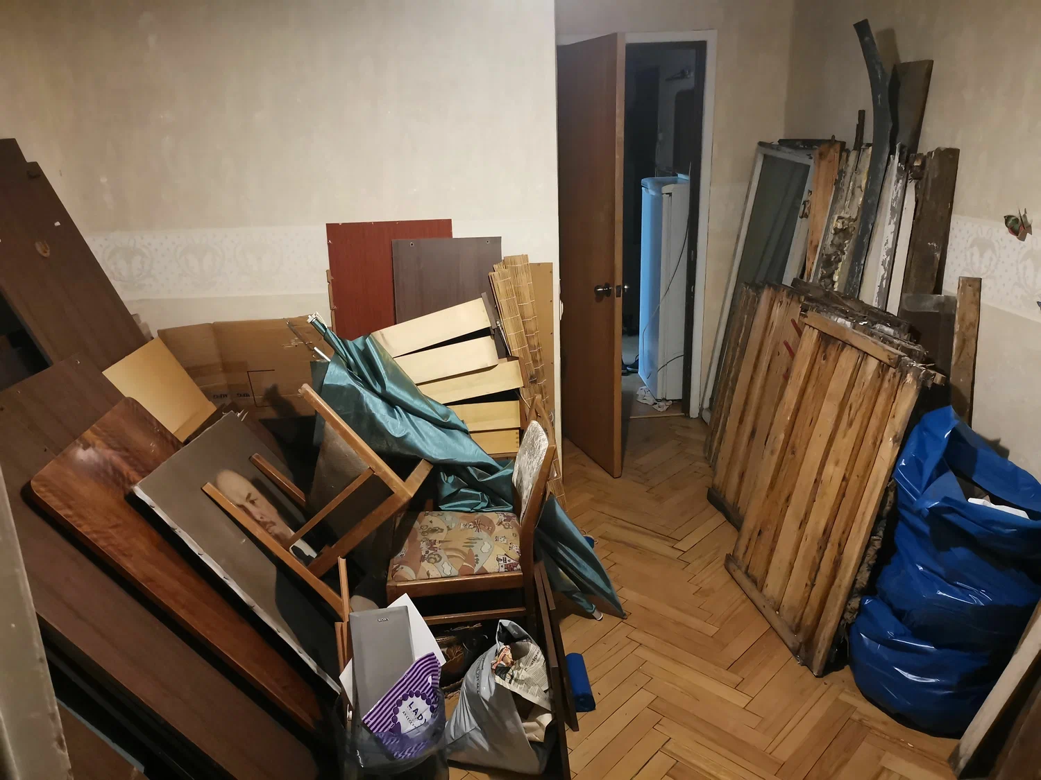 Демонтаж мебели с вывозом и утилизацией в Юбилейном в октябре