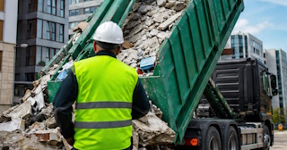 Вывоз строительного мусора в Юбилейном: услуги лицензированной компании — ПроМусор